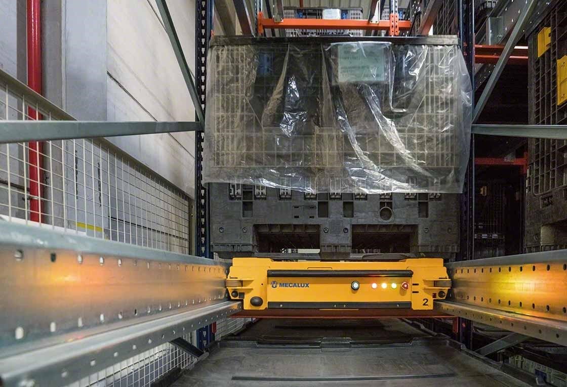 Dank der Präzision automatischer Systeme wird das Risiko von Stößen und Kollisionen vermieden. Dank der Präzision automatischer Systeme wird das Risiko von Stößen und Kollisionen vermieden.