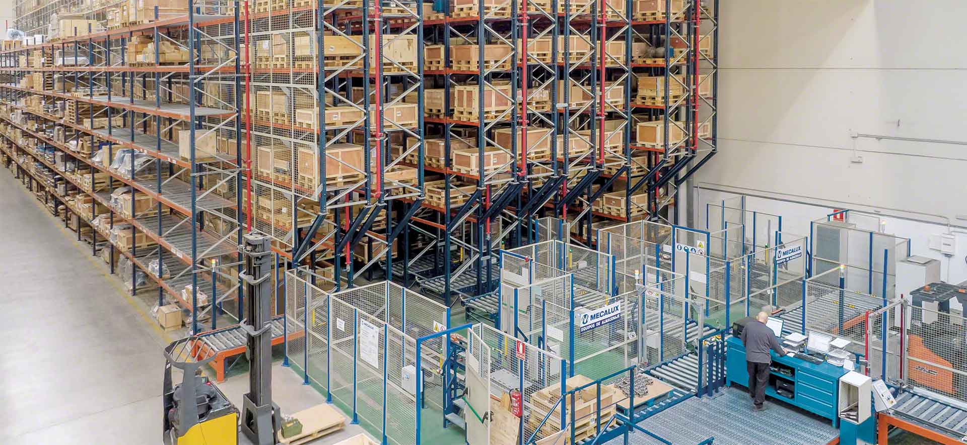 Die Automatisierung der Warenbewegung eliminiert transportbezogene Abfälle im Sinne des Konzepts der Lean Logistik