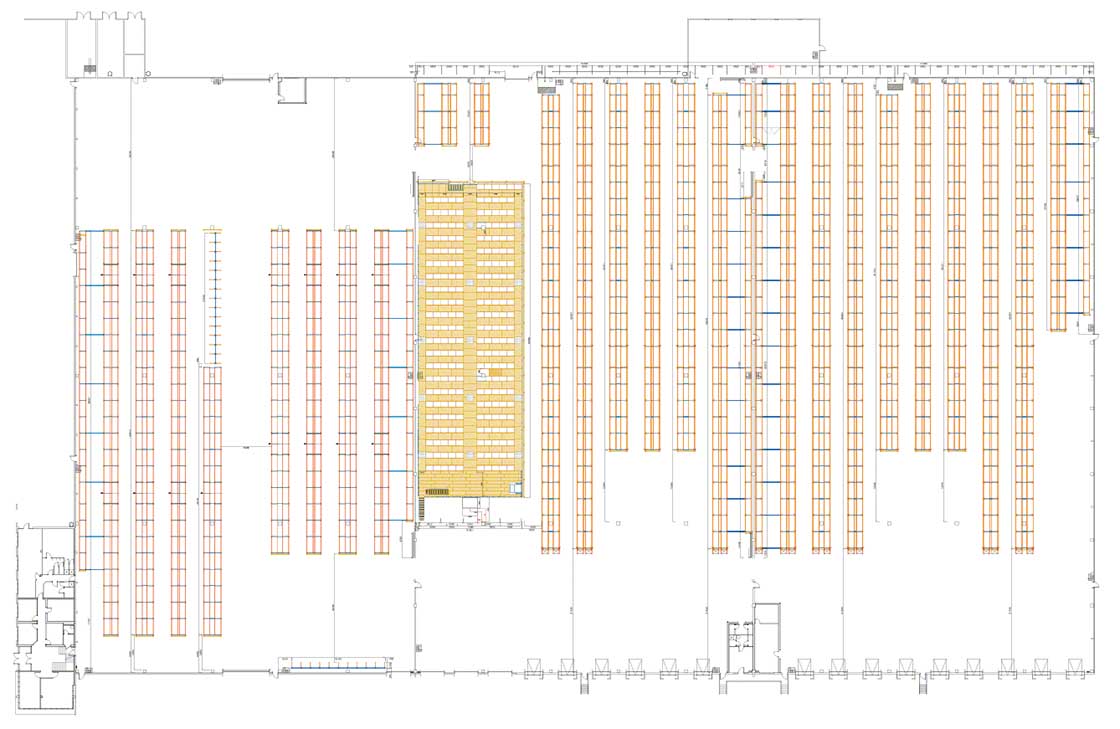 Layout eines sektoralen Lagers mit Lagerfläche, Kommissionier- und Kragarmregalen.