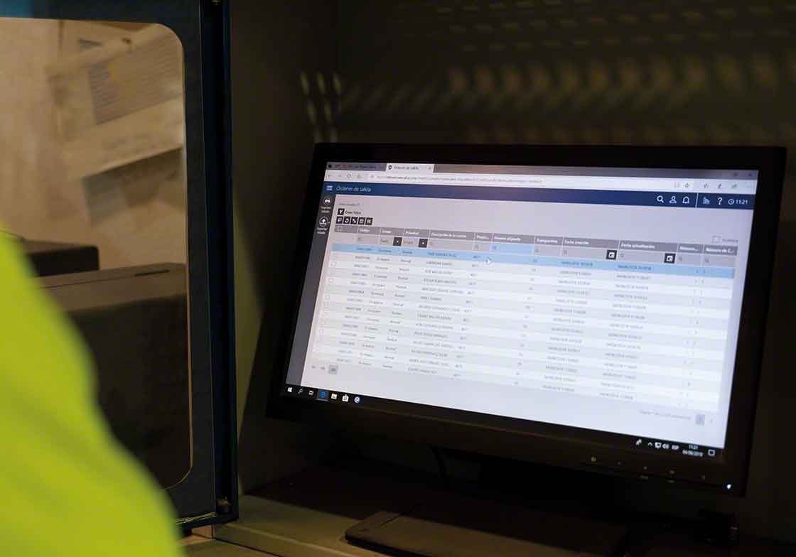 Die Installation neuer Versionen der Lagerverwaltungssoftware gehört zum Bereich System-Updates Die Installation neuer Versionen der Lagerverwaltungssoftware gehört zum Bereich System-Updates