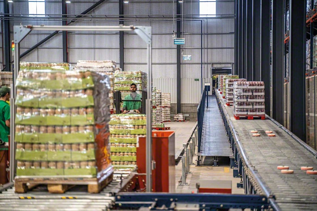 Die integrierte Logistik verbindet Prozesse innerhalb der Lieferkette, vom Lager bis zu den Produktionslinien