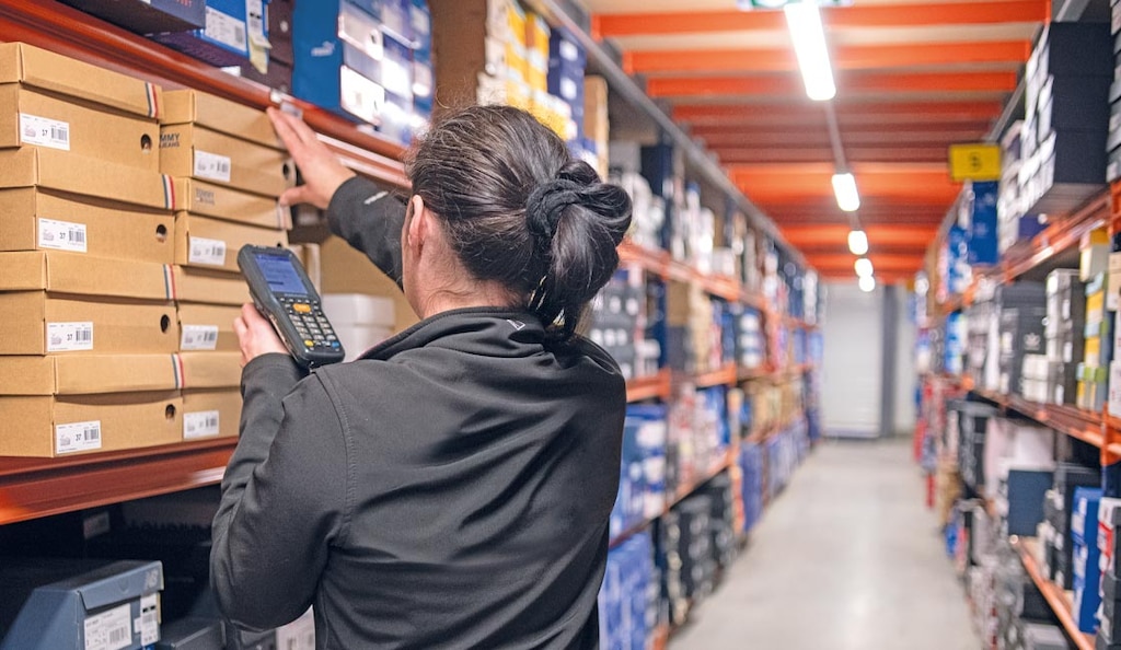 Die Kommissionierung kann durch den Einsatz eines an die LVS angeschlossenen Handscanners optimiert werden