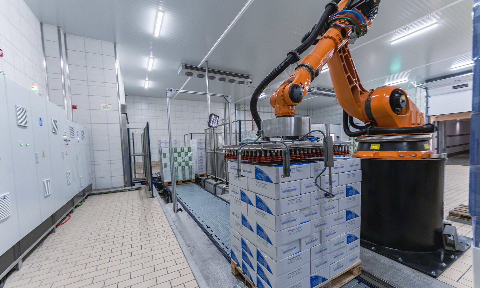 Lagerroboter beschleunigen die Lager- und Auftragsvorbereitungsaufgaben und machen sie effizienter Lagerroboter beschleunigen die Lager- und Auftragsvorbereitungsaufgaben und machen sie effizienter