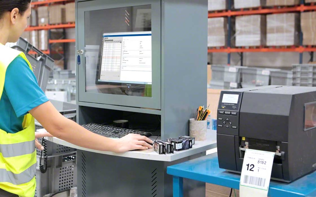 Ein LVS veranlasst automatisch Aufgaben wie die Auftragszusammenstellung oder die Wiederauffüllung von Beständen