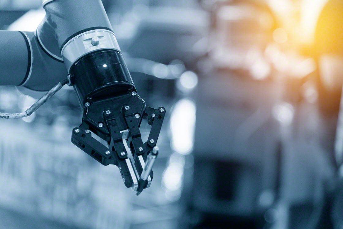 Das Ende des Roboterarms kann je nach Funktion und Volumen der zu handhabenden Last mit einer Hand oder einem Greifer ausgestattet sein