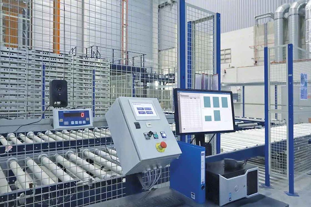 Die Steuerungssoftware der automatischen Systeme wird regelmäßig aktualisiert, ebenso wie das LVS Die Steuerungssoftware der automatischen Systeme wird regelmäßig aktualisiert, ebenso wie das LVS