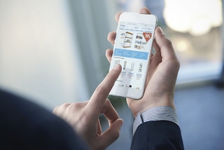 Eine Unified-Commerce-Plattform vereint Point-of-Sale, Mobile, Web und Call Center in einer einzigen integrierten Plattform. Eine Unified-Commerce-Plattform vereint Point-of-Sale, Mobile, Web und Call Center in einer einzigen integrierten Plattform.