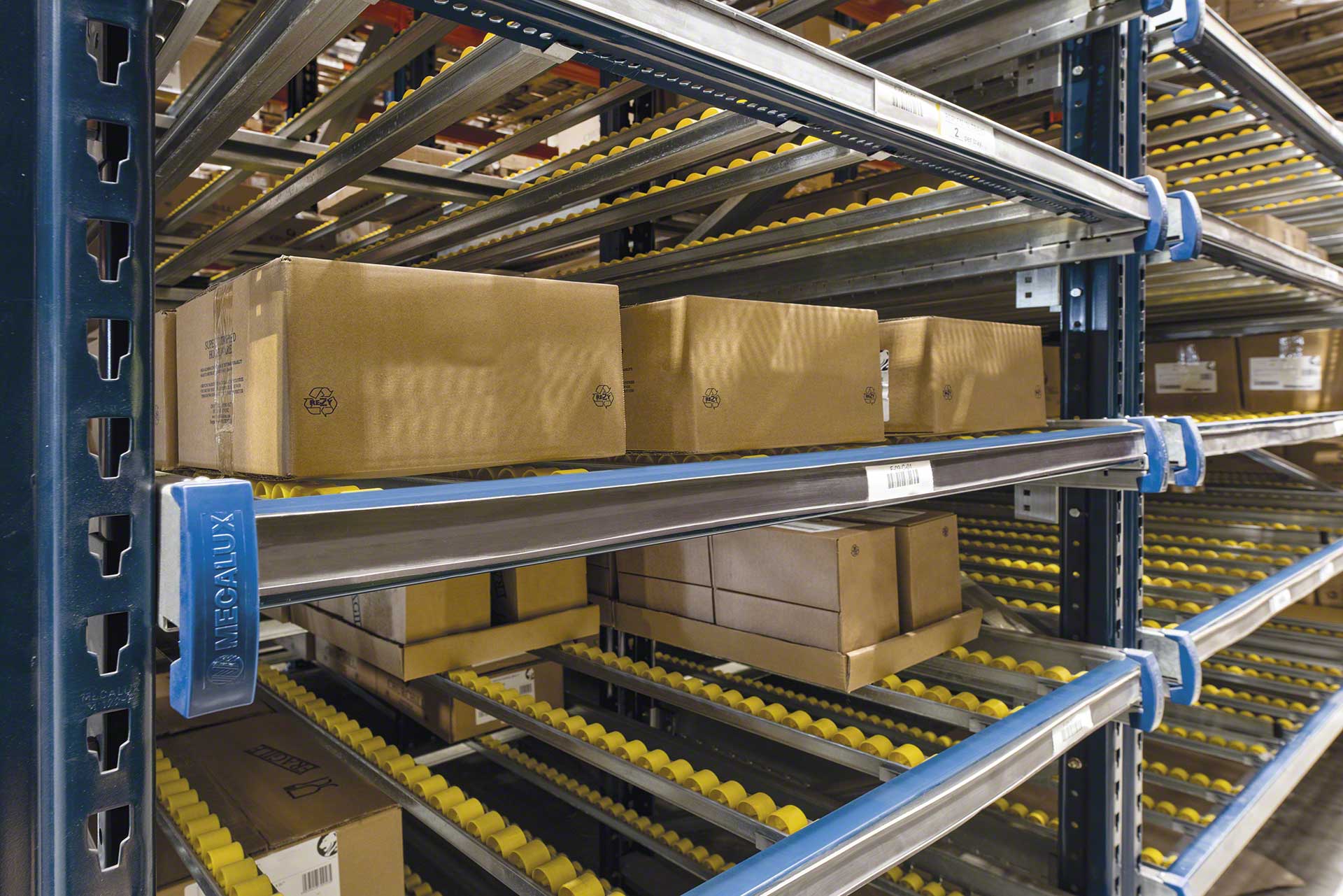 Jedes Produkt verfügt über verschiedene Primär-, Sekundär- und Tertiärverpackungen Jedes Produkt verfügt über verschiedene Primär-, Sekundär- und Tertiärverpackungen