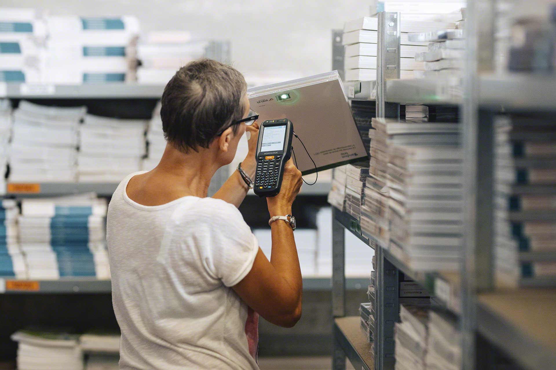 Die Kennzeichnung ist eine der effektivsten Methoden zur Identifizierung und Kontrolle aller Produkte in einem Lager. Die Kennzeichnung ist eine der effektivsten Methoden zur Identifizierung und Kontrolle aller Produkte in einem Lager.