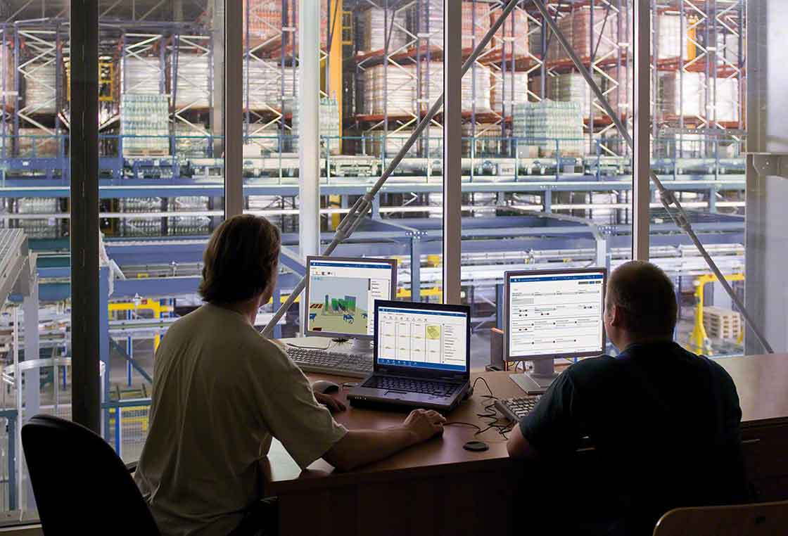 Professionelles Team, das für die Implementierung der <em>LVS-Software</em> verantwortlich ist Professionelles Team, das für die Implementierung der <em>LVS-Software</em> verantwortlich ist