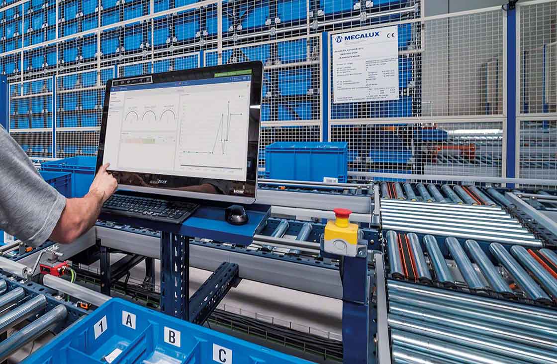 Vorführung einer <em>LVS-Software</em> Vorführung einer <em>LVS-Software</em>