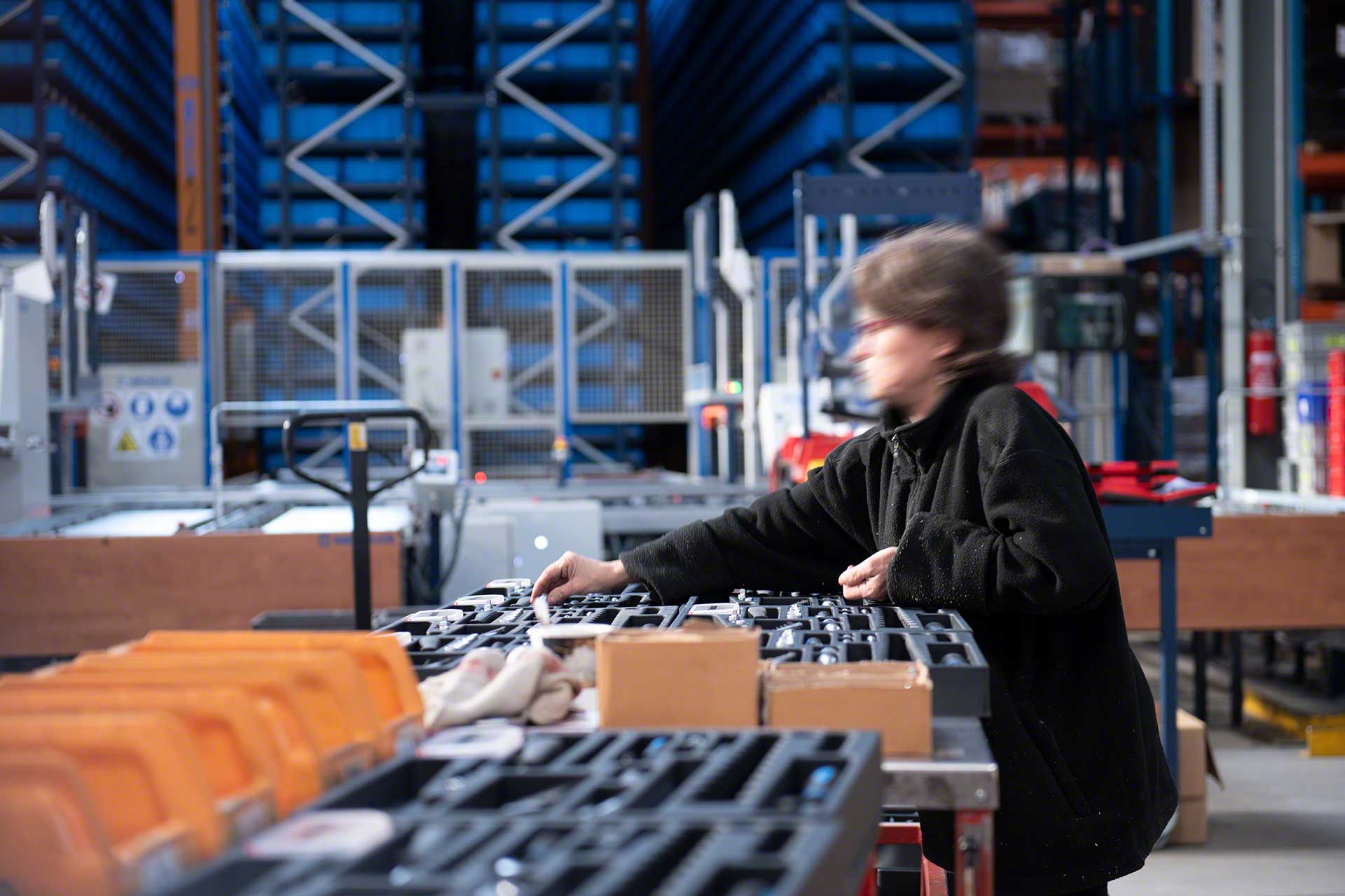Kitting: Logistikstrategie zur Optimierung der Montage im Lager