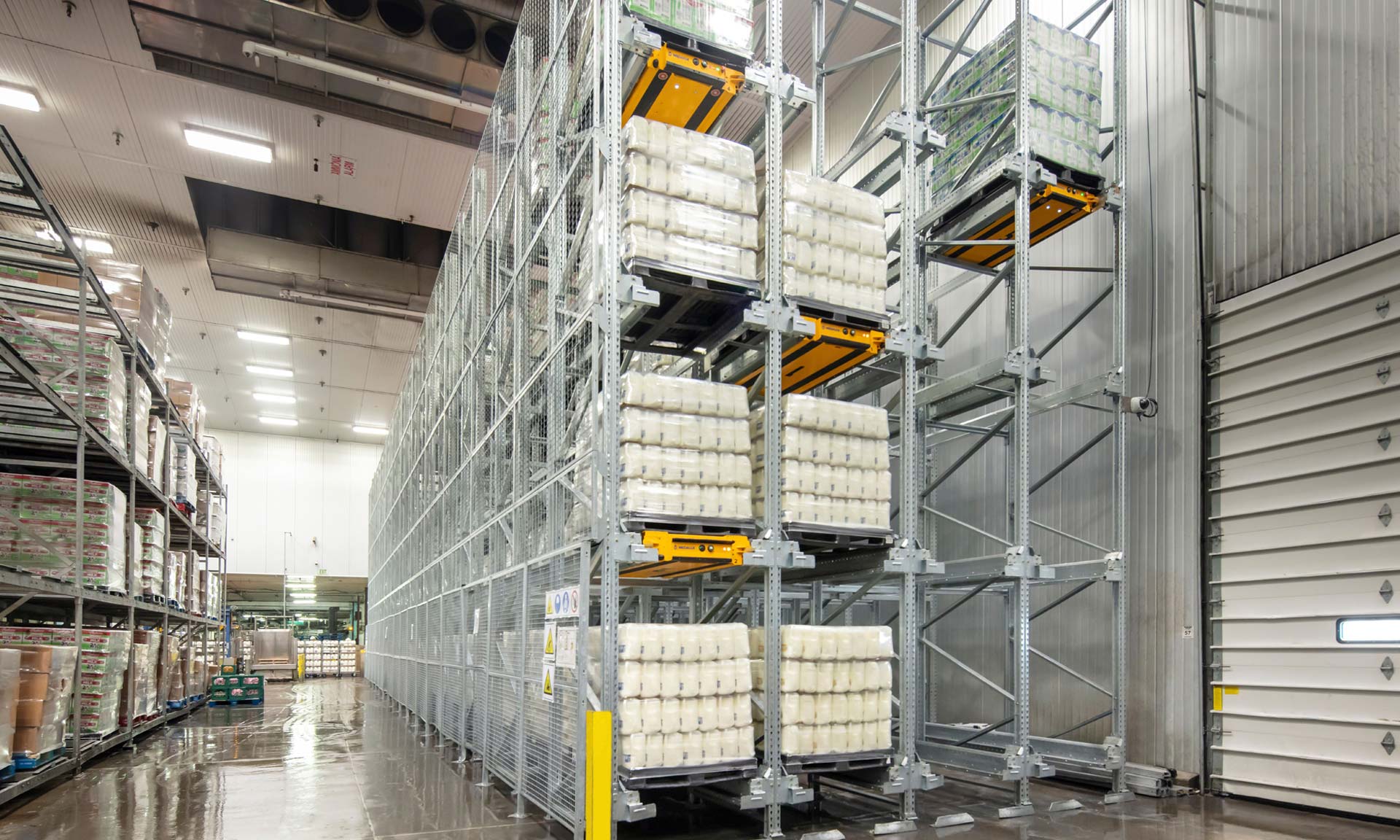 Das Pallet Shuttle verdoppelt die Lagerkapazität Das Pallet Shuttle verdoppelt die Lagerkapazität
