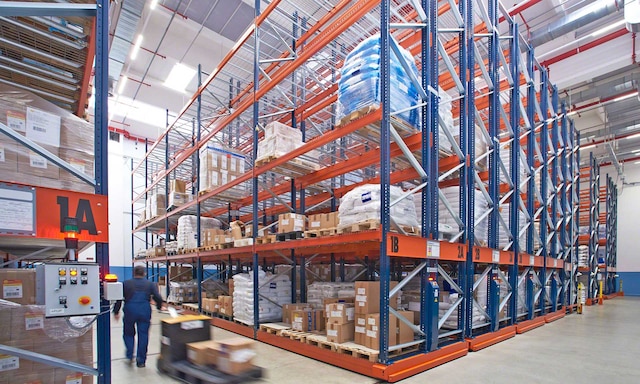 Vibar Nord: Automatisierung verbindet Produktion und Lager Vibar Nord: Automatisierung verbindet Produktion und Lager