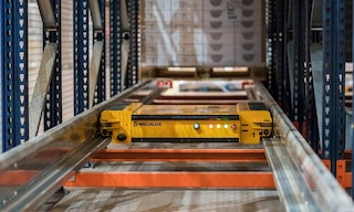 The Pallet Shuttle system incorporates sensors to handle all types of pallets