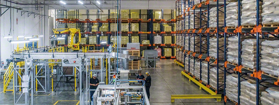 Nestlé nimmt in Argentinien ein Lager für die Milchpulverlinie in Betrieb Nestlé nimmt in Argentinien ein Lager für die Milchpulverlinie in Betrieb