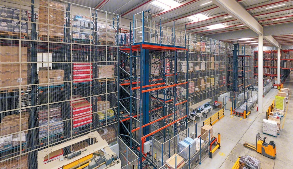 Der Logistikunternehmer Luís Simões führte das automatische Pallet-Shuttle-System in seinem Logistikzentrum in Guadalajara ein