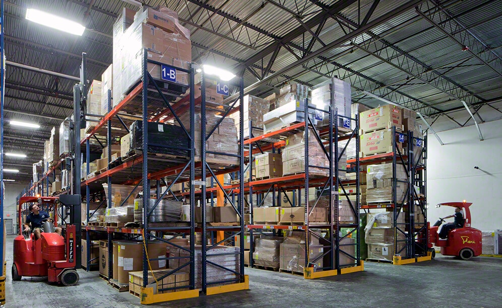 Das Lager des Logistikunternehmens Interworld Freight in den USA Das Lager des Logistikunternehmens Interworld Freight in den USA