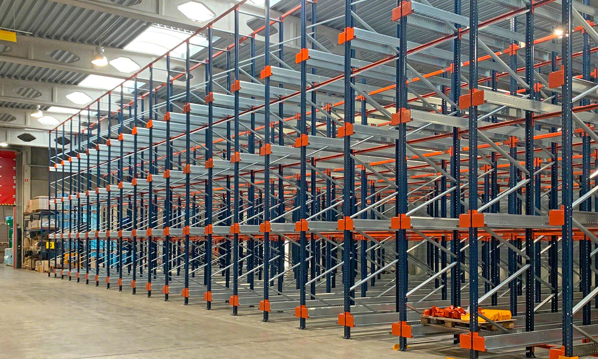 Manna Foods: maximale Lagerkapazität auf minimalem Platz Manna Foods: maximale Lagerkapazität auf minimalem Platz