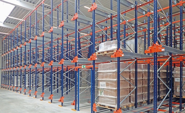 Das Lager von Weddeling mit einer Lagerkapazität von 4876 Paletten