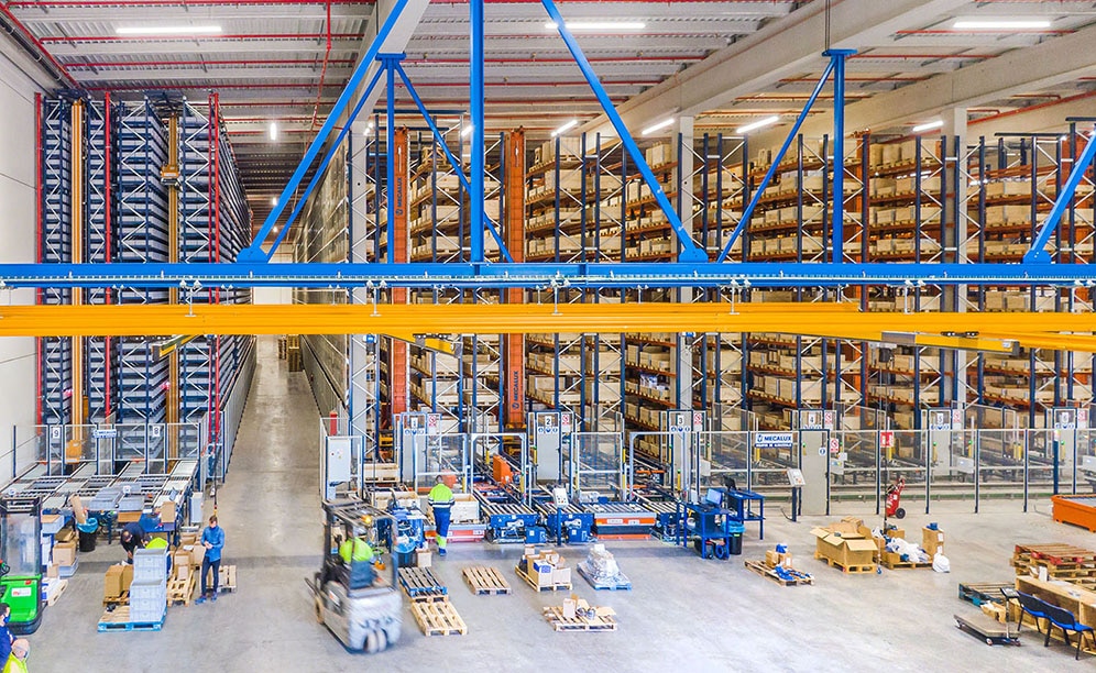 Industrias Yuk: logistische Zentralisierung, fünf Lager in einem mit tausenden Artikelarten