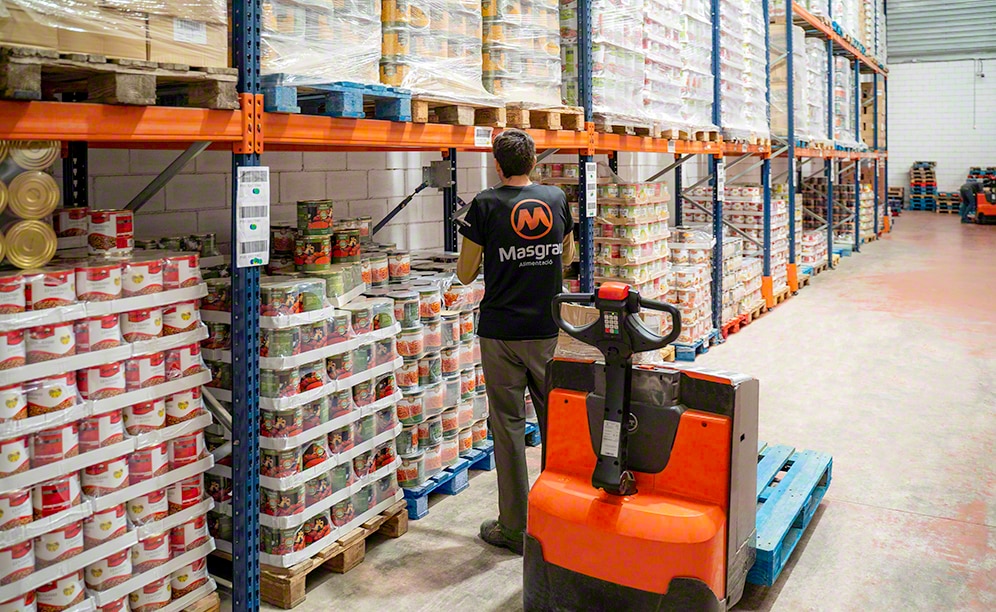 Masgrau Alimentació erneuert die Verwaltung des Lagers mit dem LVS von Mecalux Masgrau Alimentació erneuert die Verwaltung des Lagers mit dem LVS von Mecalux