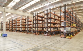 Die Einteilung in Sektoren ermöglicht die effiziente Lagerung der gesamten Ware und erfüllt gleichzeitig die örtlichen Brandschutzvorschriften