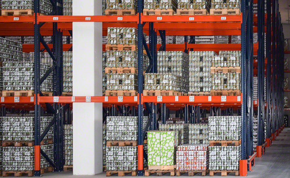 Die Palettenregale von Citres können mehr als 3.000 Paletten lagern