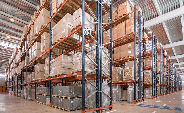 Lager für Heimwerker- und Gartenartikel von Leroy Merlin