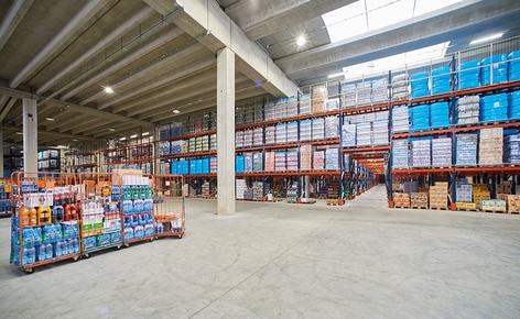 Der Distributor der italienischen Supermarktkette Simply erweitert sein Distributionszentrum mit Palettenregalanlagen