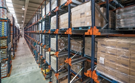 Wie kann man 1000 Paletten mehr im gleichen Lagerraum unterbringen? Wie kann man 1000 Paletten mehr im gleichen Lagerraum unterbringen?