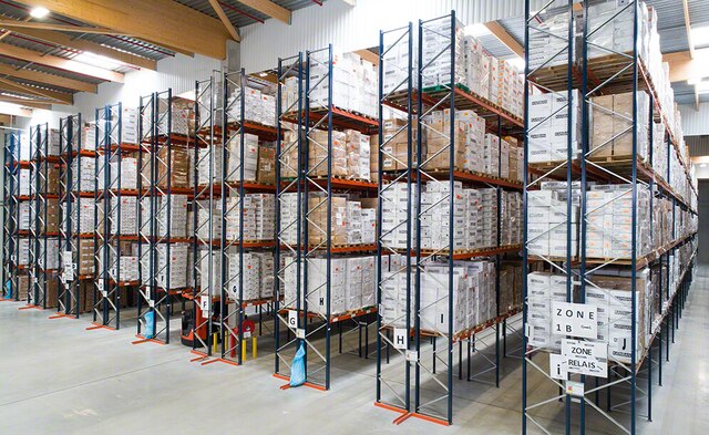 Las estanterías se ajustan por completo a las necesidades de TopTex