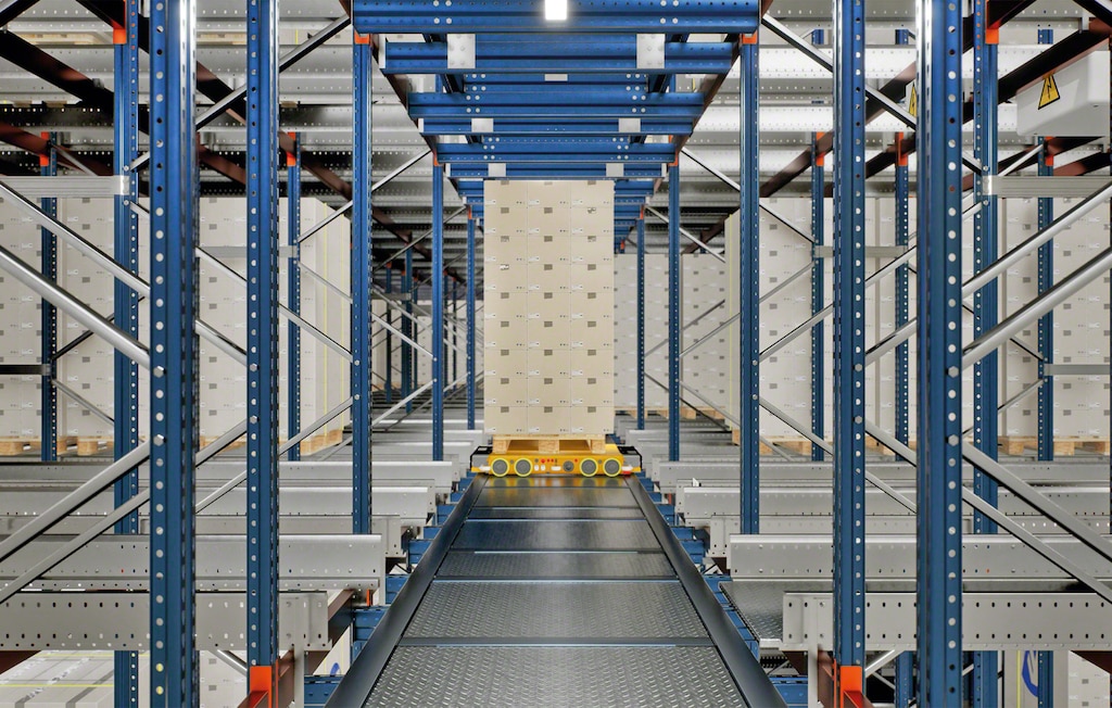 Automatisches Paletten-Shuttle-System 3D Automatisches Paletten-Shuttle-System 3D