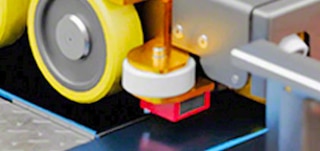 Das 3D Shuttle verfügt über 6 Führungsrollen im Kanal