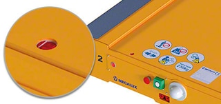 Die im Paletten-Shuttlefahrzeug eingebauten Sensoren erfüllen mehrere Funktionen