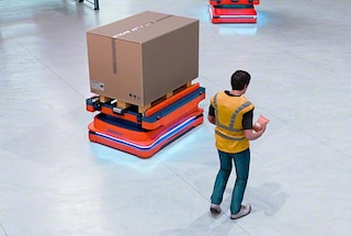 AMR können Hindernisse erkennen und ihre Route anpassen, um ihnen auszuweichen