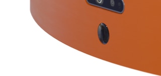 Die Autonomen Mobilen Roboter sind mit Ultraschall-Sensoren zur Identifizierung von Objekten auf Bodenebene ausgestattet