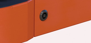 Die Autonomen Mobilen Roboter sind mit Ultraschall-Sensoren zur Identifizierung von Objekten auf Bodenebene ausgestattet