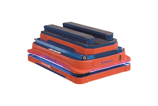 Der AMR 1500 mit Hubplattform ist in der Lage, Lasten auf feststehende Übergabestellen oder Fördersysteme zu übertragen