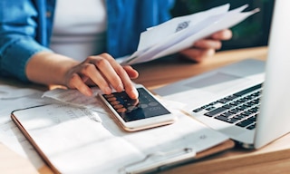 Bei der Abschreibung von Maschinen werden die Kosten eines Vermögenswerts über dessen Nutzungsdauer verteilt