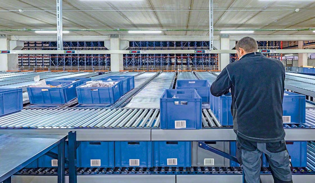 Die Lage des Kommissionierbereichs ist bei der Gestaltung der Lageraufteilung von entscheidender Bedeutung