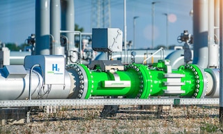 Grüner Wasserstoff wird durch ein als Elektrolyse bekanntes chemisches Verfahren erzeugt