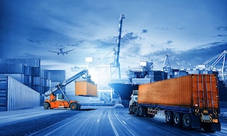 Die internationale Logistik fördert die Bewegung von Waren, Dienstleistungen und Informationen über internationale Grenzen hinweg. Die internationale Logistik fördert die Bewegung von Waren, Dienstleistungen und Informationen über internationale Grenzen hinweg.