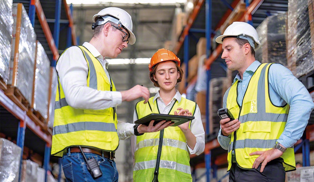 Die Logistikabteilung nimmt in ihrer täglichen Arbeit mehrere Aufgaben wahr