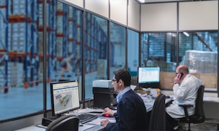 Die Logistikabteilung sorgt dafür, dass Produkte und Dienstleistungen ihr Ziel erreichen