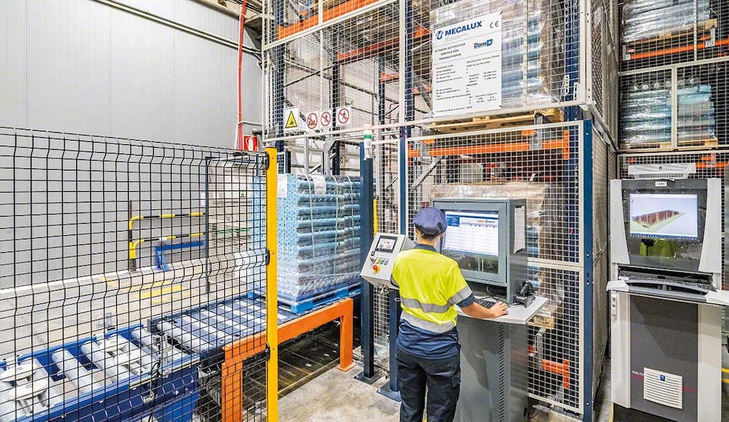 Six Sigma folgt den fünf DMAIC-Phasen: definieren, messen, analysieren, verbessern und kontrollieren