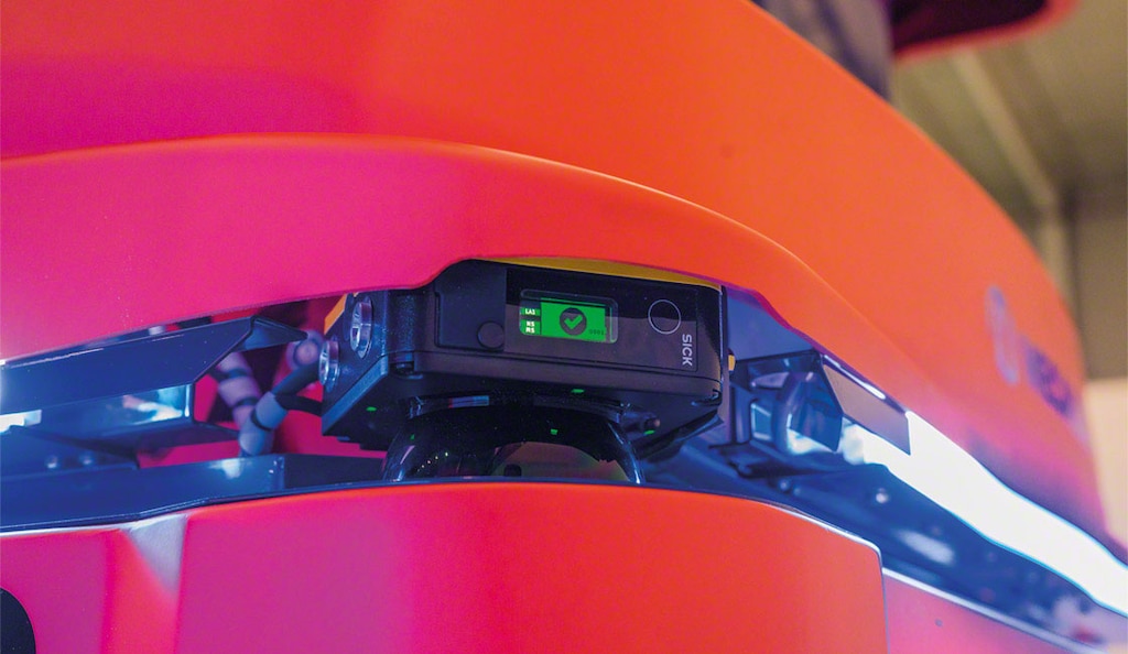 Die SLAM-Navigation ist für autonome Fahrzeuge wie AMRs in Lagern von grundlegender Bedeutung