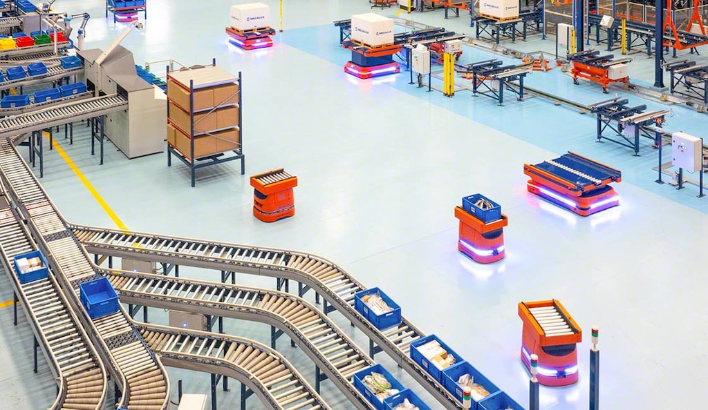 AMR nutzen SLAM, um den internen Transport von Gütern zu automatisieren und flexibler zu gestalten