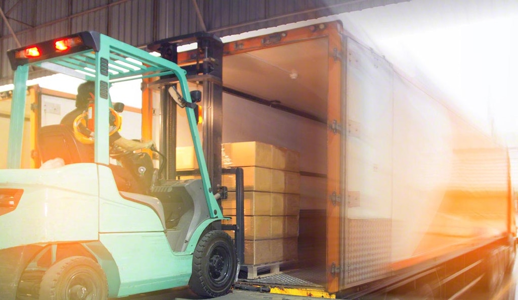 Das TMS-System optimiert die Routen, verringert die zurückgelegten Entfernungen und sorgt für eine möglichst effiziente Nutzung von Ressourcen wie Fahrzeugen und Fahrern