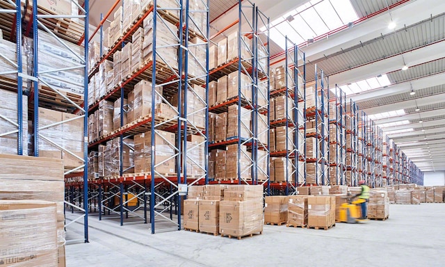 E-Commerce-Lager von Aosom in Belgioioso (Italien)